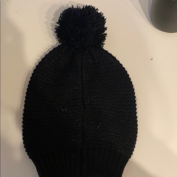 Happy black and white beanie - Picture 3 of 3